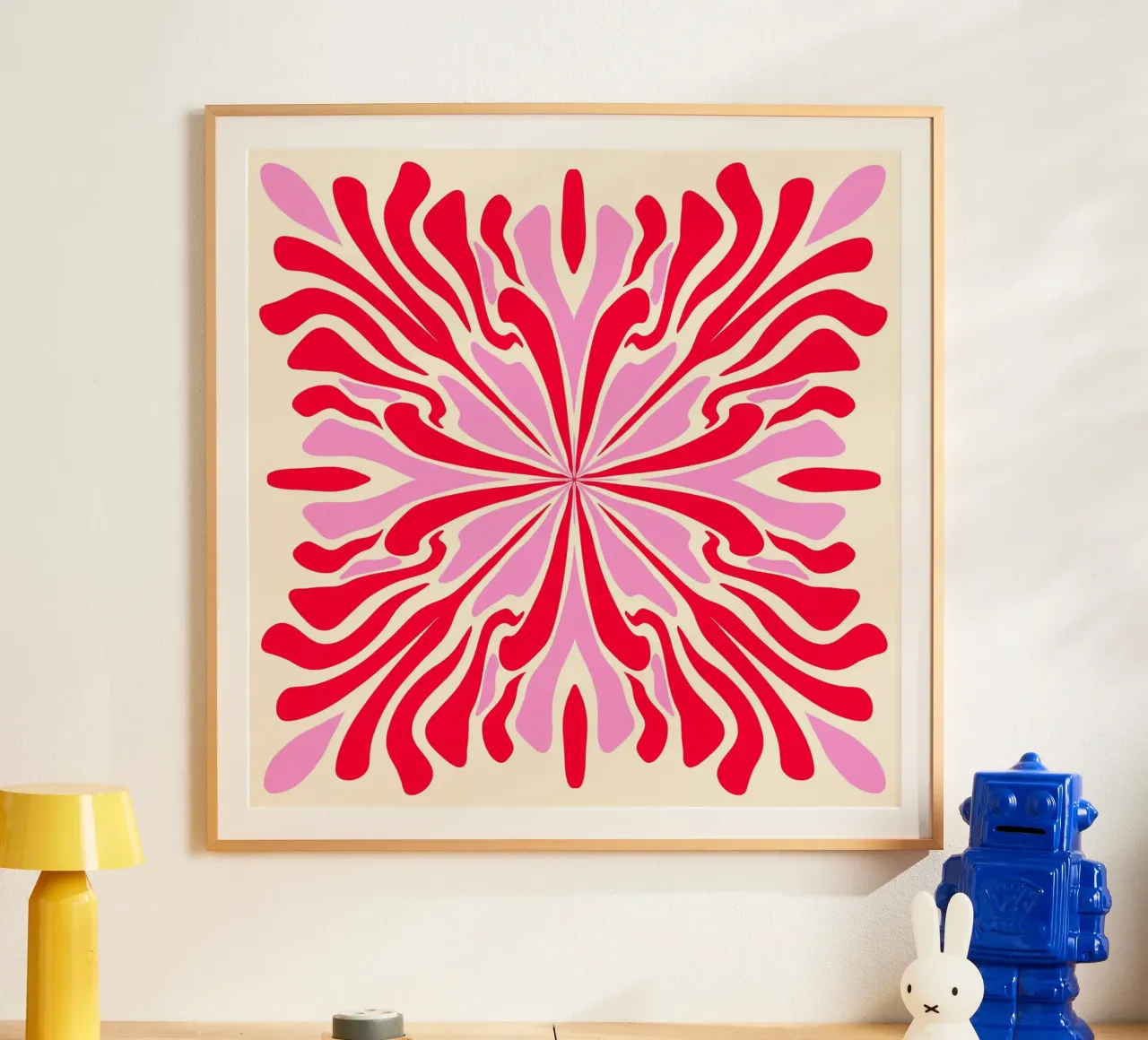 Petali simmetrici psichedelici astratti rosa e rossi poster da Wackapacka