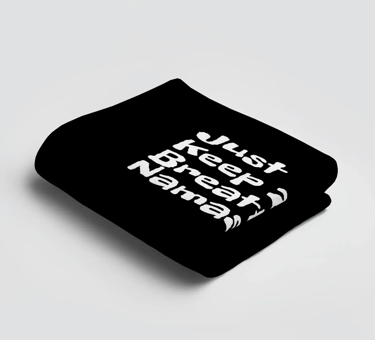 Just keep zen, breathe and namaste on asciugamano da bagno da happieeagle