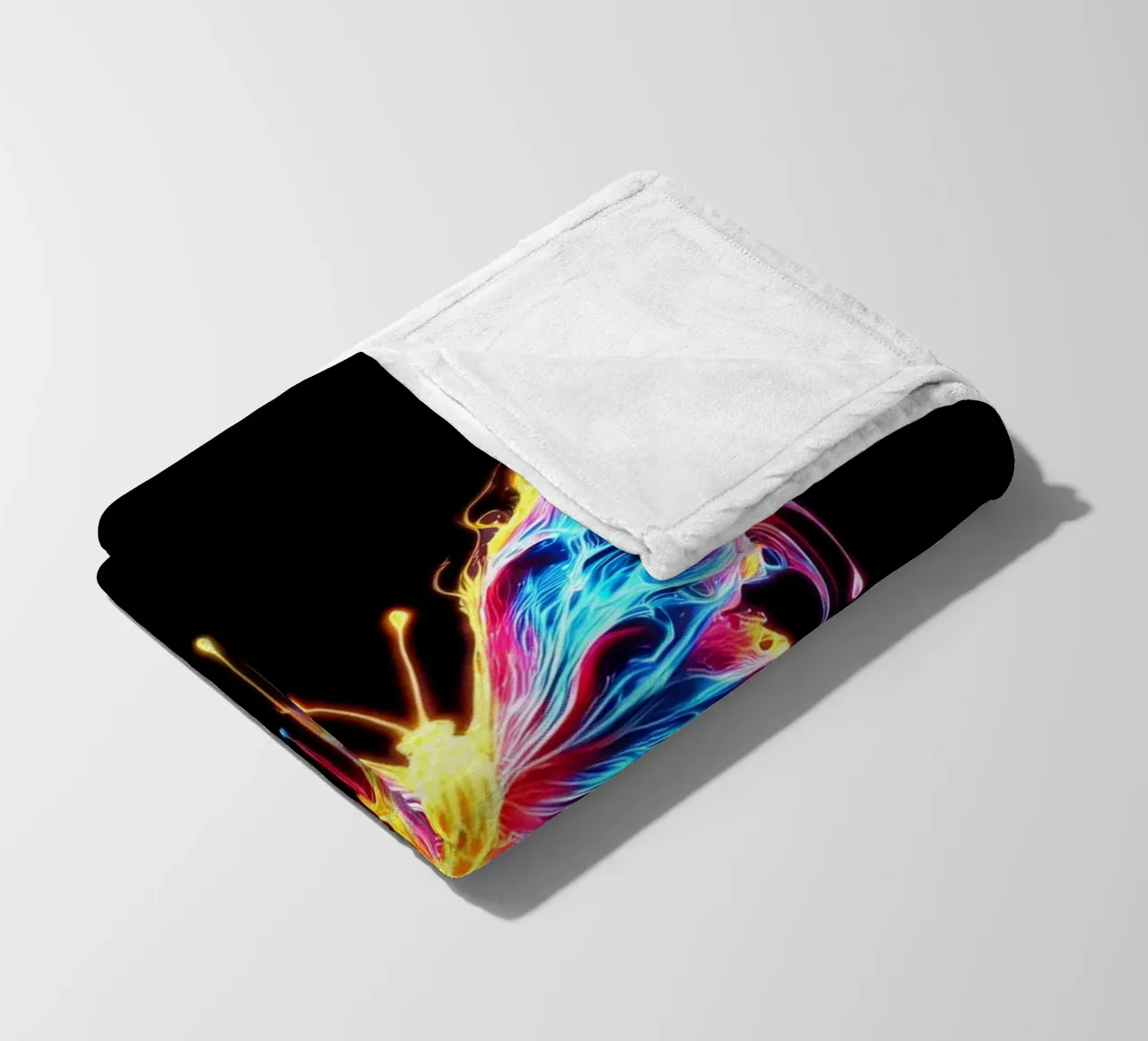 The Last Flutter | Glowing Butterfly Fleecedecke von Metallic Meltdown