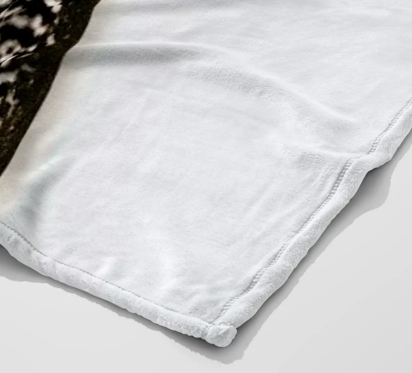 One Feather Fleecedecke von Miles of Light