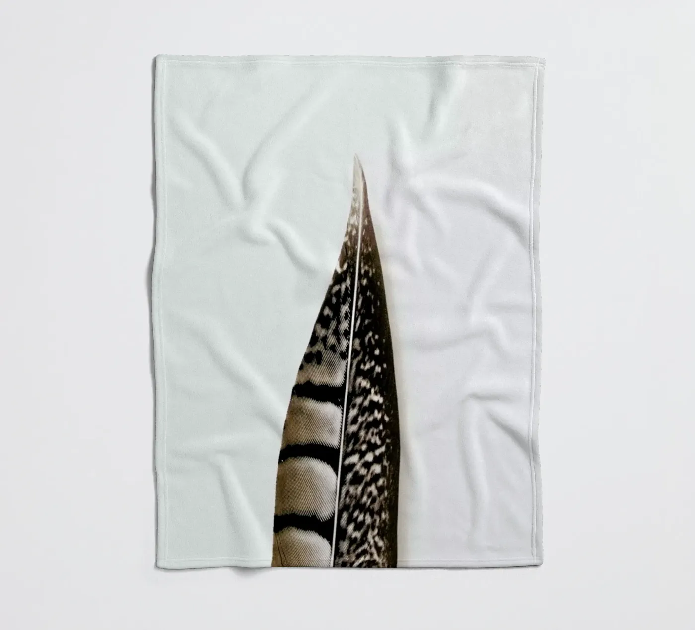 One Feather Fleecedecke von Miles of Light