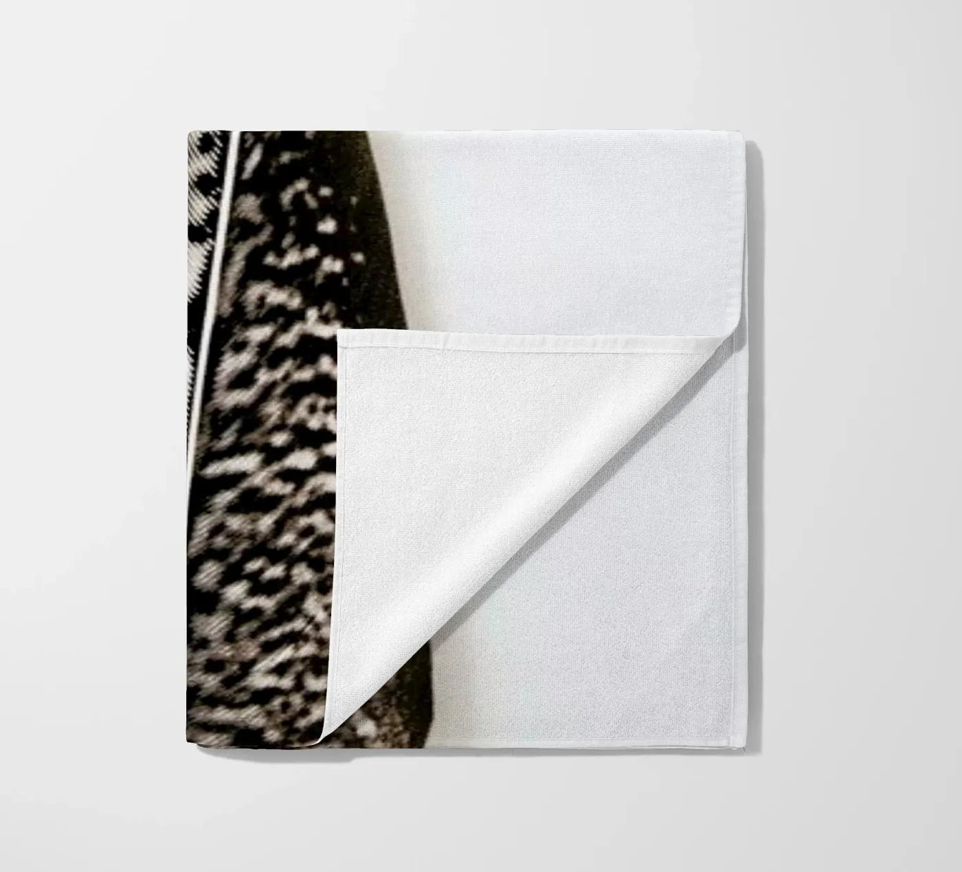 One Feather telo mare da Miles of Light