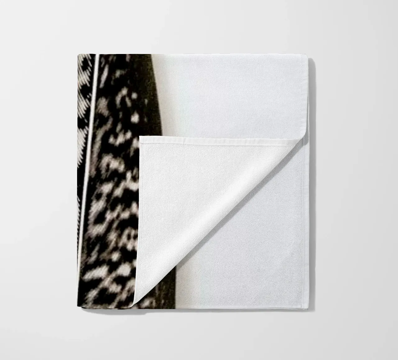 One Feather telo mare da Miles of Light