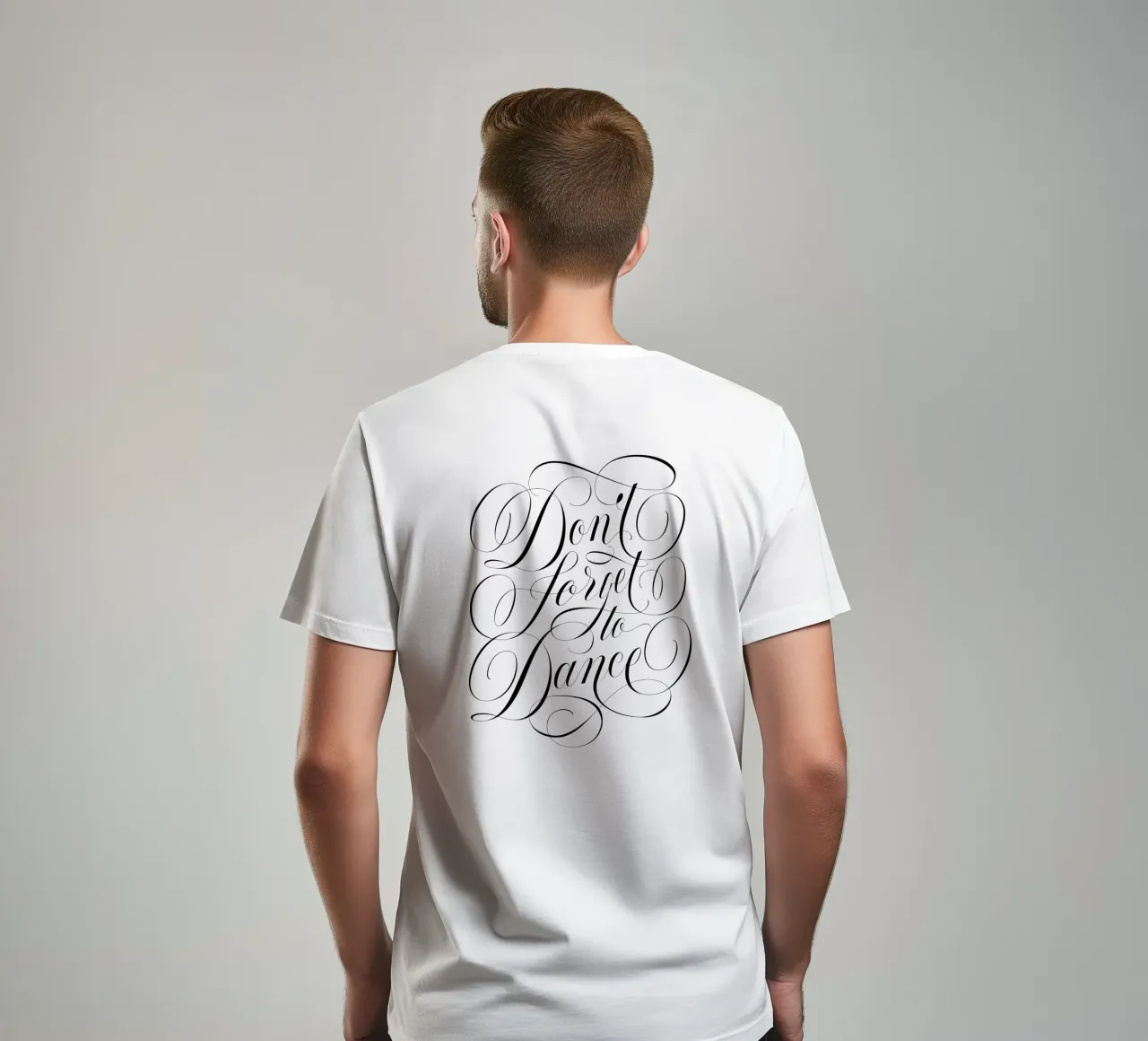 Non dimenticate di ballare. Siate spontanei. Godetevi ogni momento t-shirt da CalliLetters