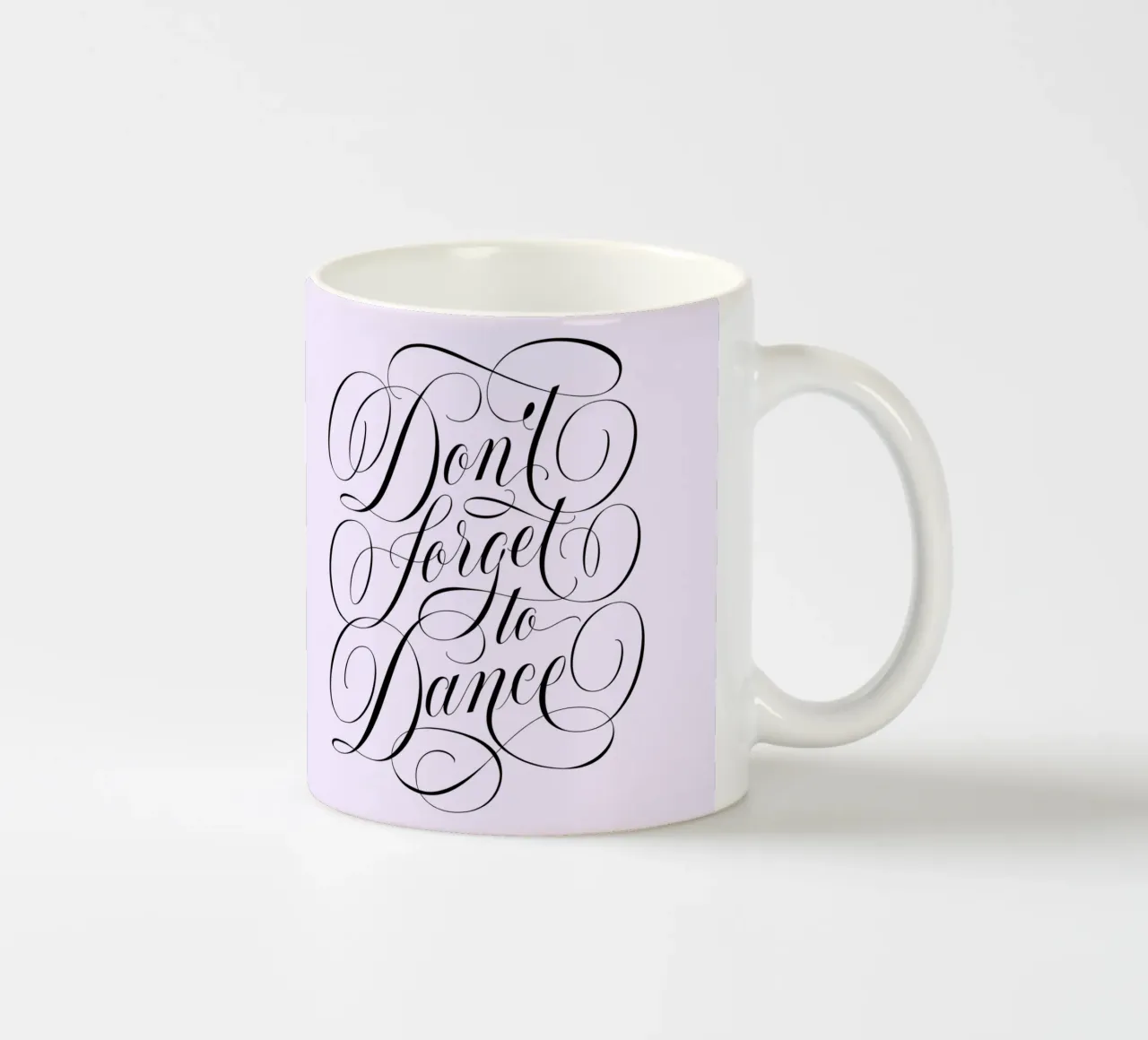 Non dimenticate di ballare. Siate spontanei. Godetevi ogni momento tazza in ceramica da CalliLetters