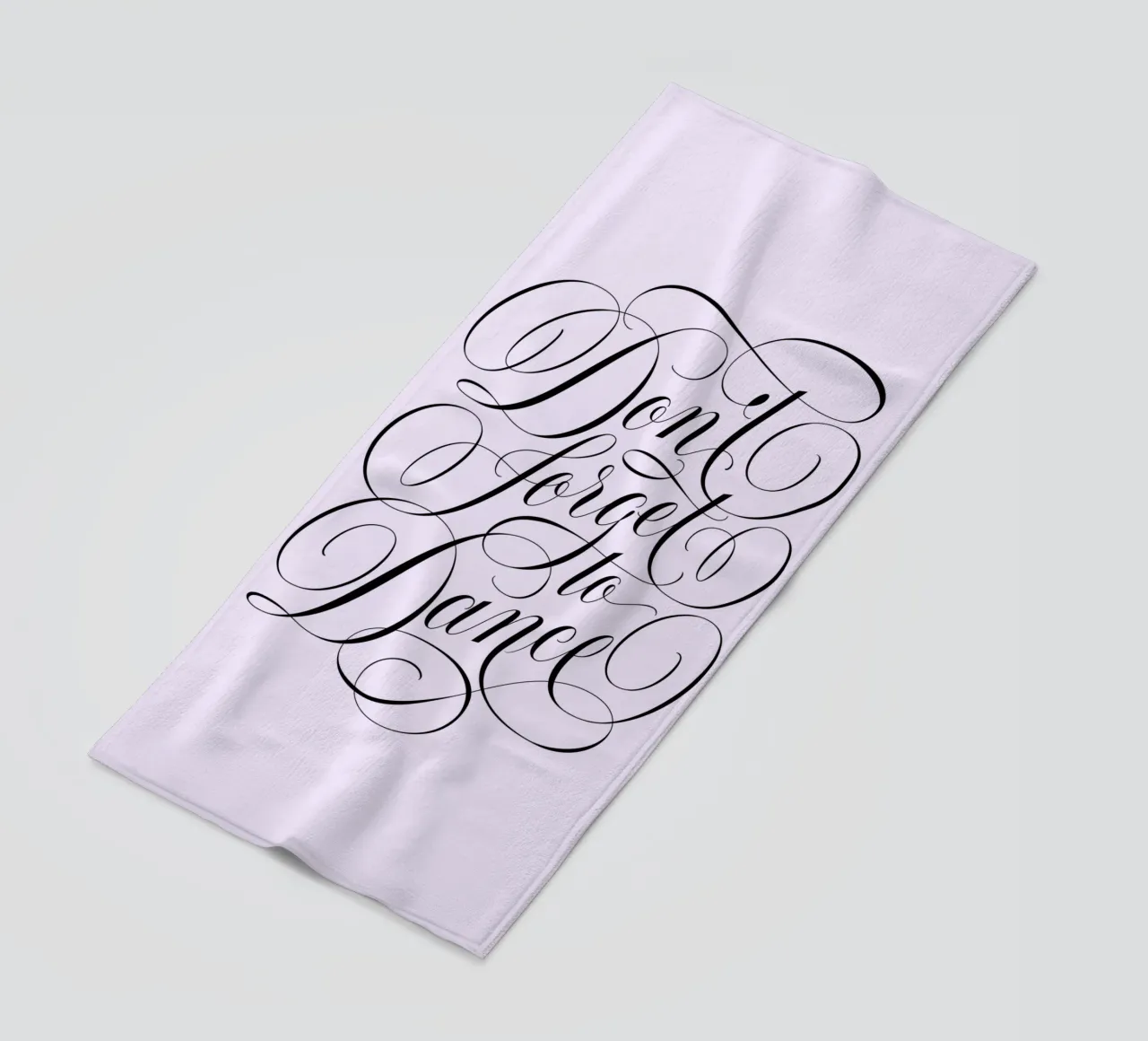 Non dimenticate di ballare. Siate spontanei. Godetevi ogni momento telo mare da CalliLetters