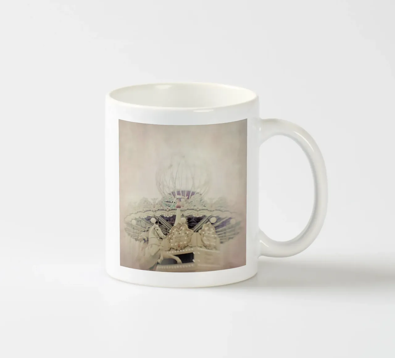 Riders on the Storm tazza in ceramica da Keri Bevan