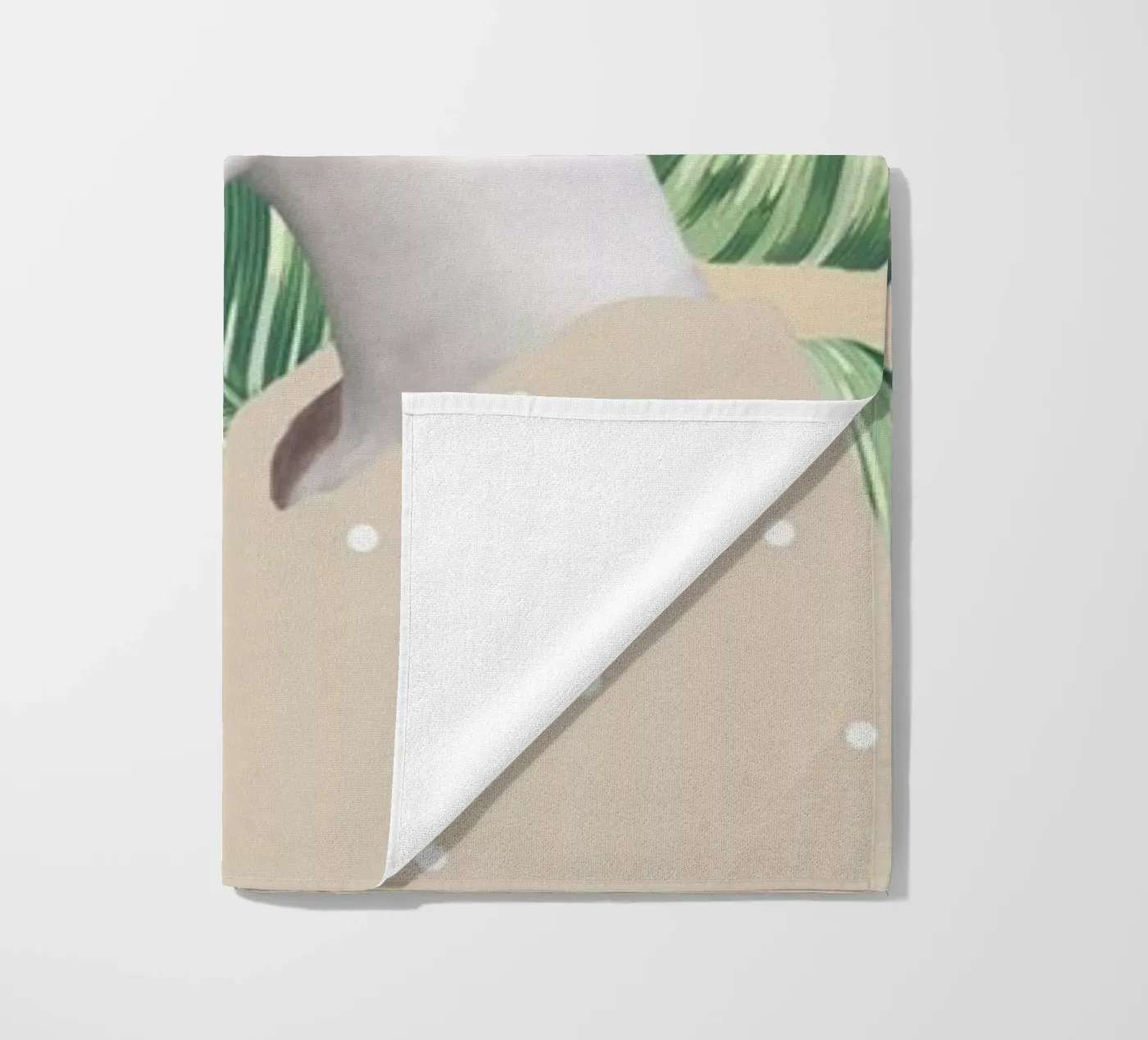 Flora beach towel by Nettsch