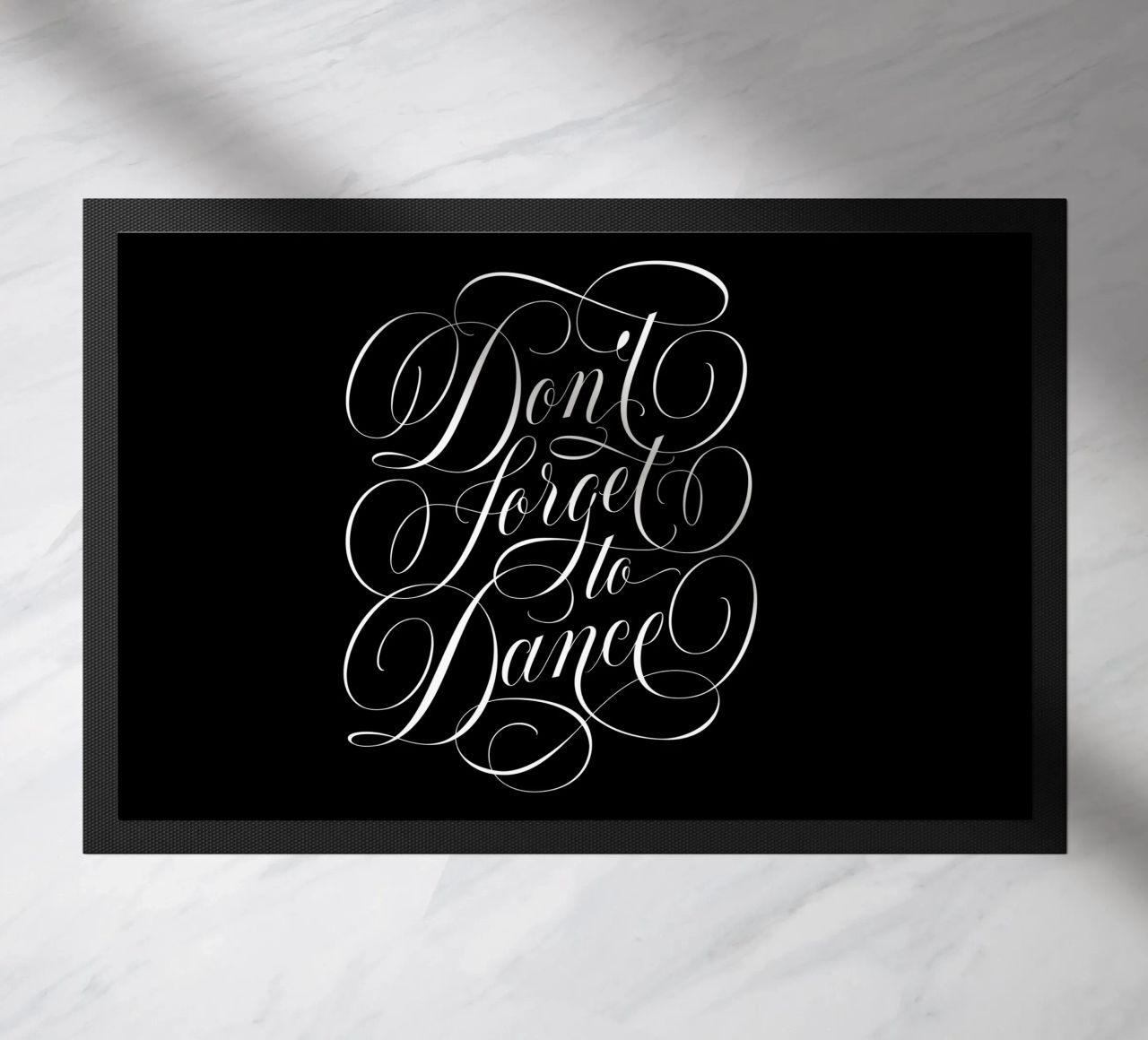 Non dimenticate di ballare. Danzare attraverso la vita. Calligrafia colorata zerbino da CalliLetters