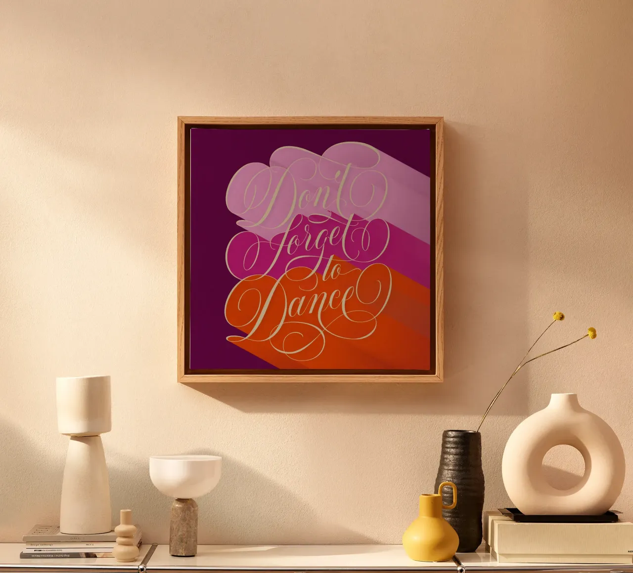 Vergeet niet te dansen. Dans door het leven. Kleurrijke kalligrafie canvas met Baklijst van CalliLetters
