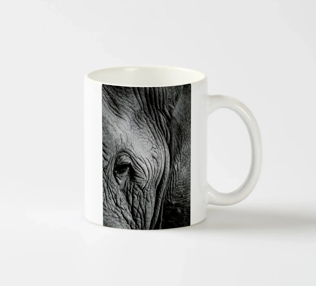 Nambithi Elephant 01 tazza in ceramica da Shot By Clint