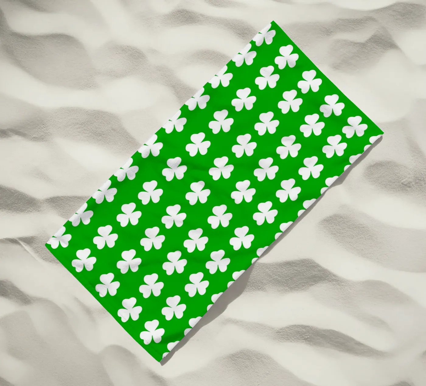 Three lucky leaf clover pattern strandhanddoek van baobabprintstore