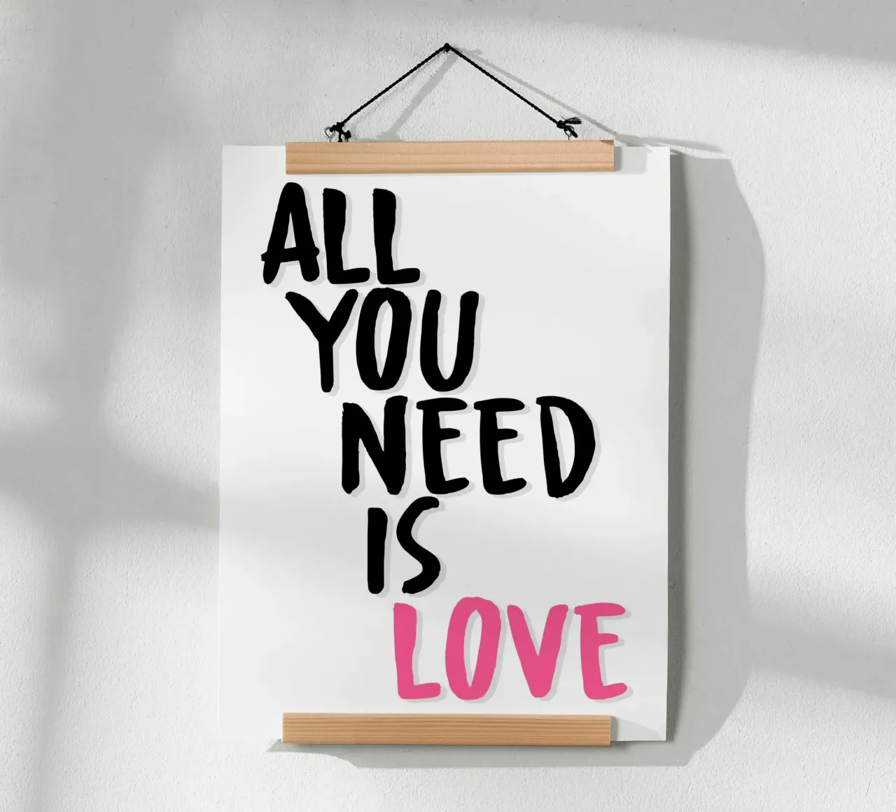 Poster "All You Need Is Love poster con telaio in alluminio da Wall of Words
