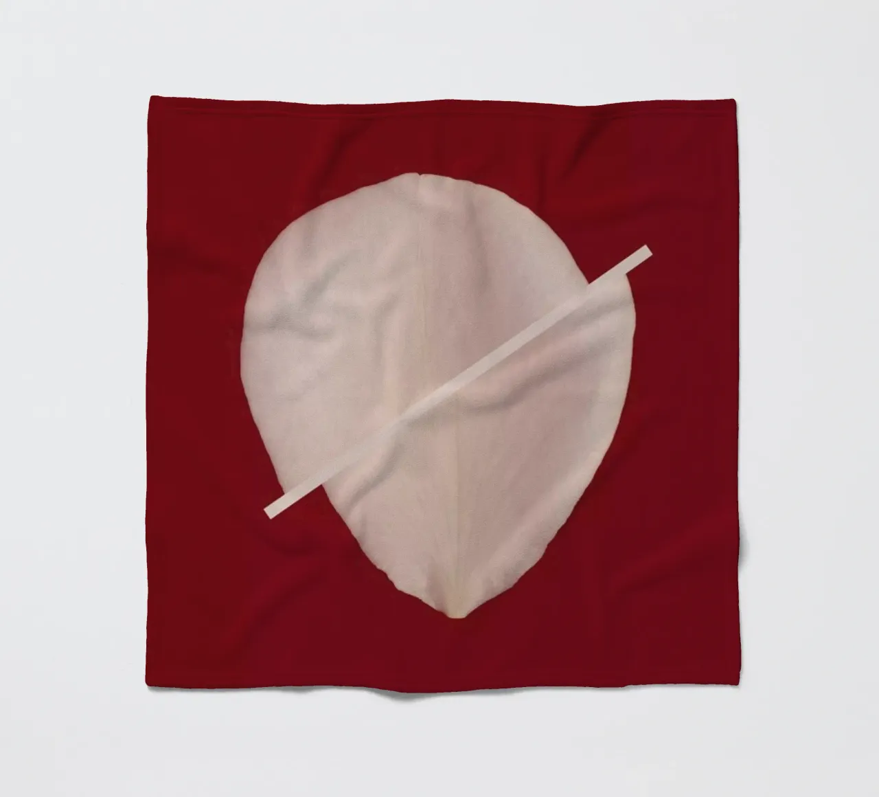 Petal Project No. 01 coperta in pile da Bryon S. White