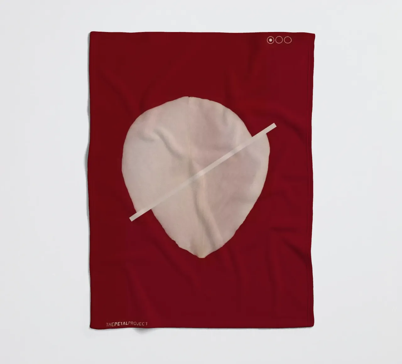 Petal Project No. 01 coperta in pile da Bryon S. White