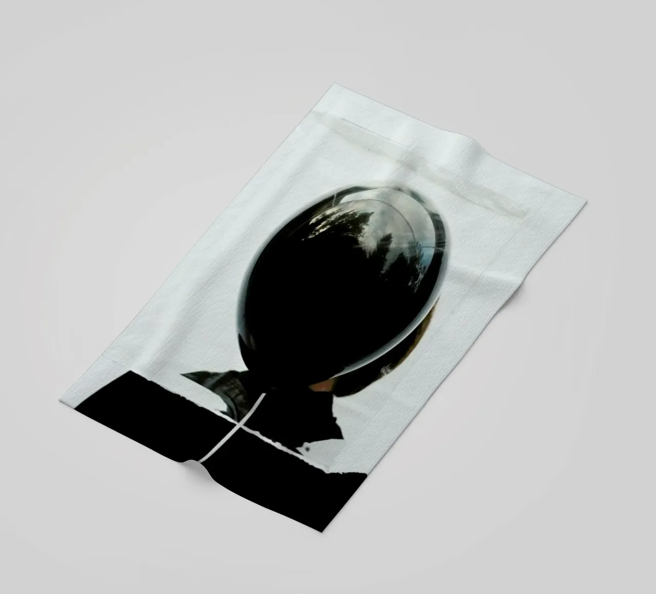 Behind The Balloon telo mare da Jovana Rikalo