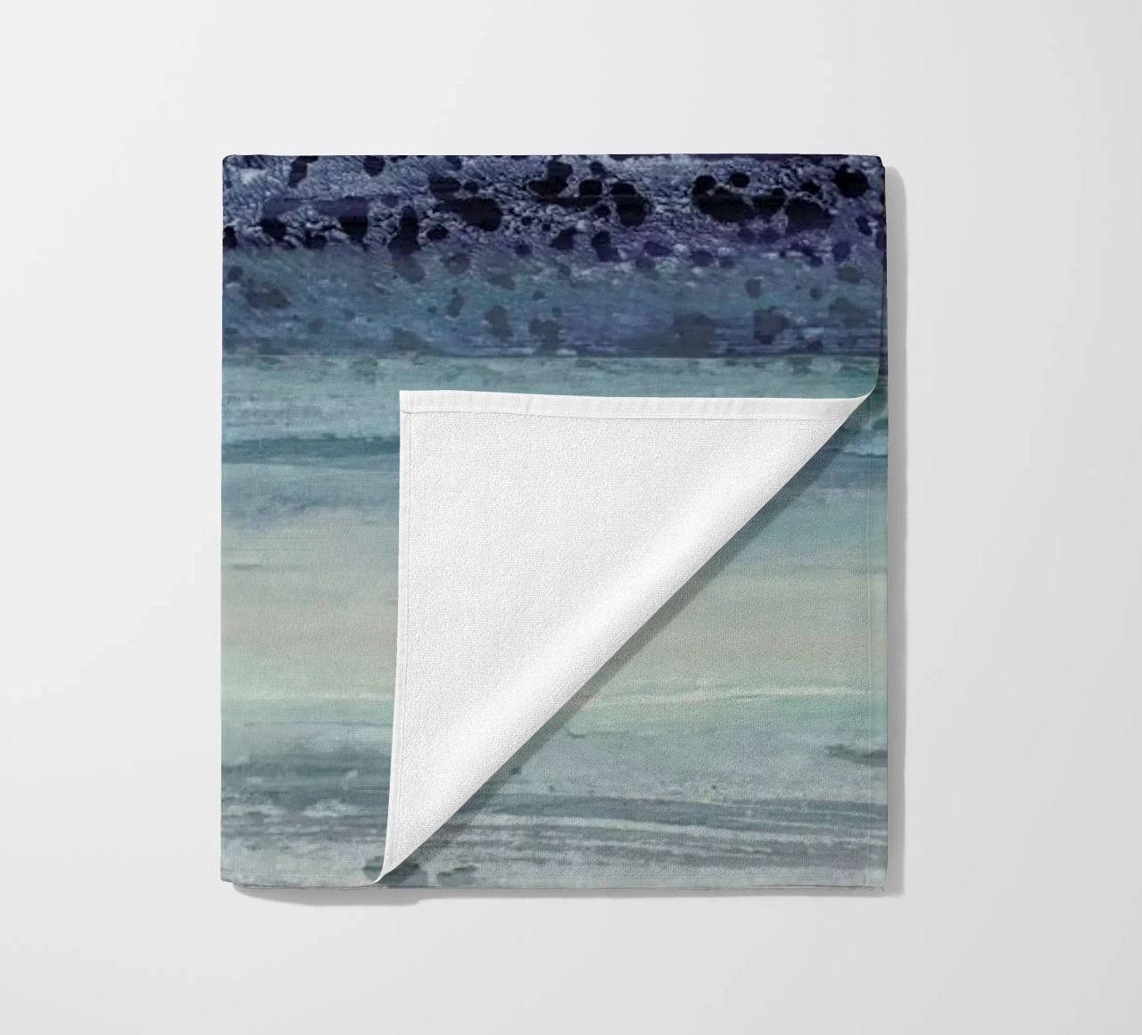 Serenity II Strandtuch von IRIS LEHNHARDT FINE ART