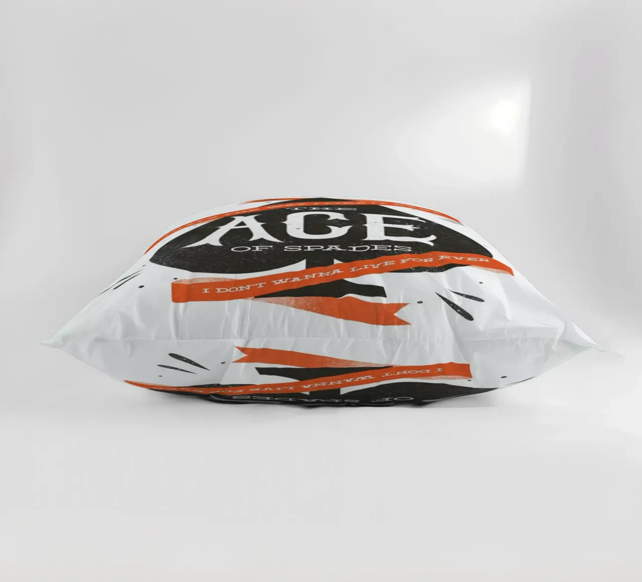 Ace cuscino da Chris Wharton