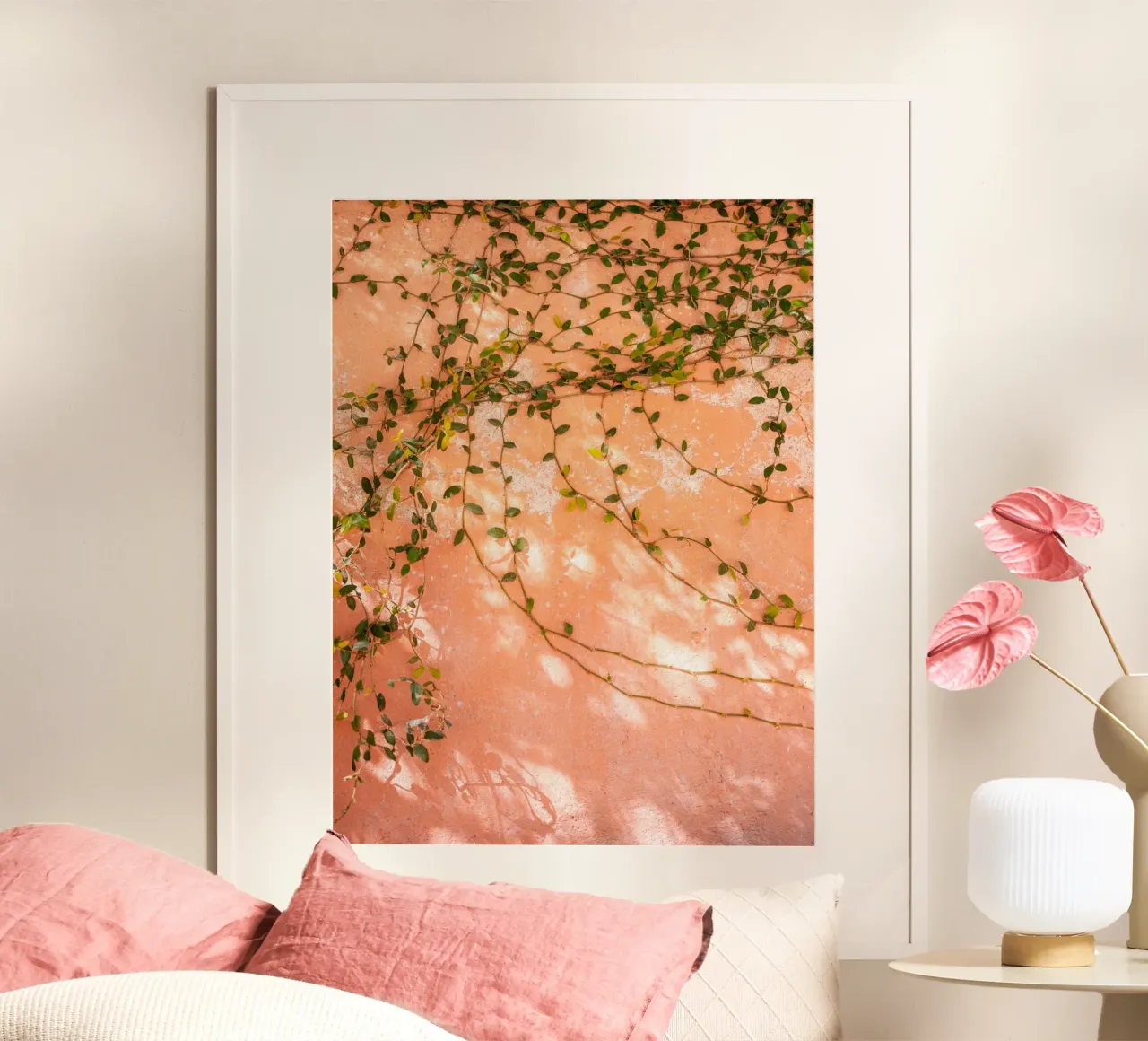 Ivy Shadows - San Miguel de Allende Travel Photography poster con telaio in plastica da Raisa Zwart Photography