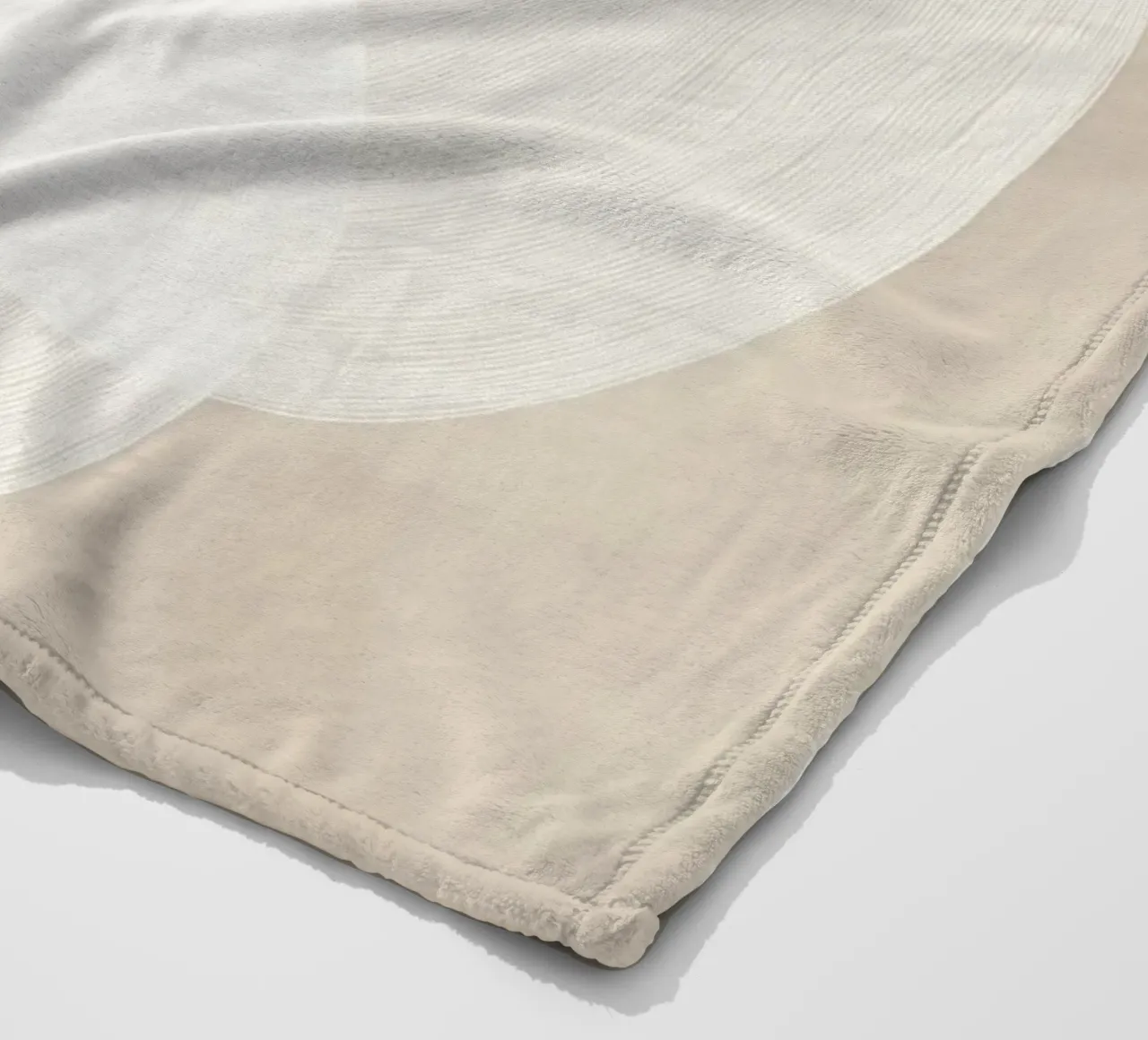 Forme astratte in marrone e crema coperta in pile da Imagine