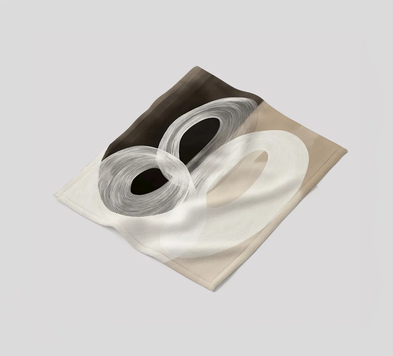 Forme astratte in marrone e crema coperta in pile da Imagine