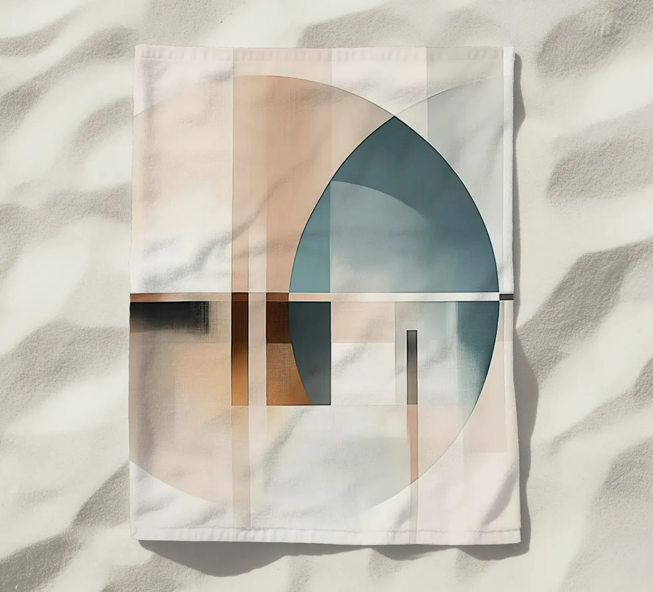 Abstrakte Formen in sanften Farben Strandtuch von Imagine