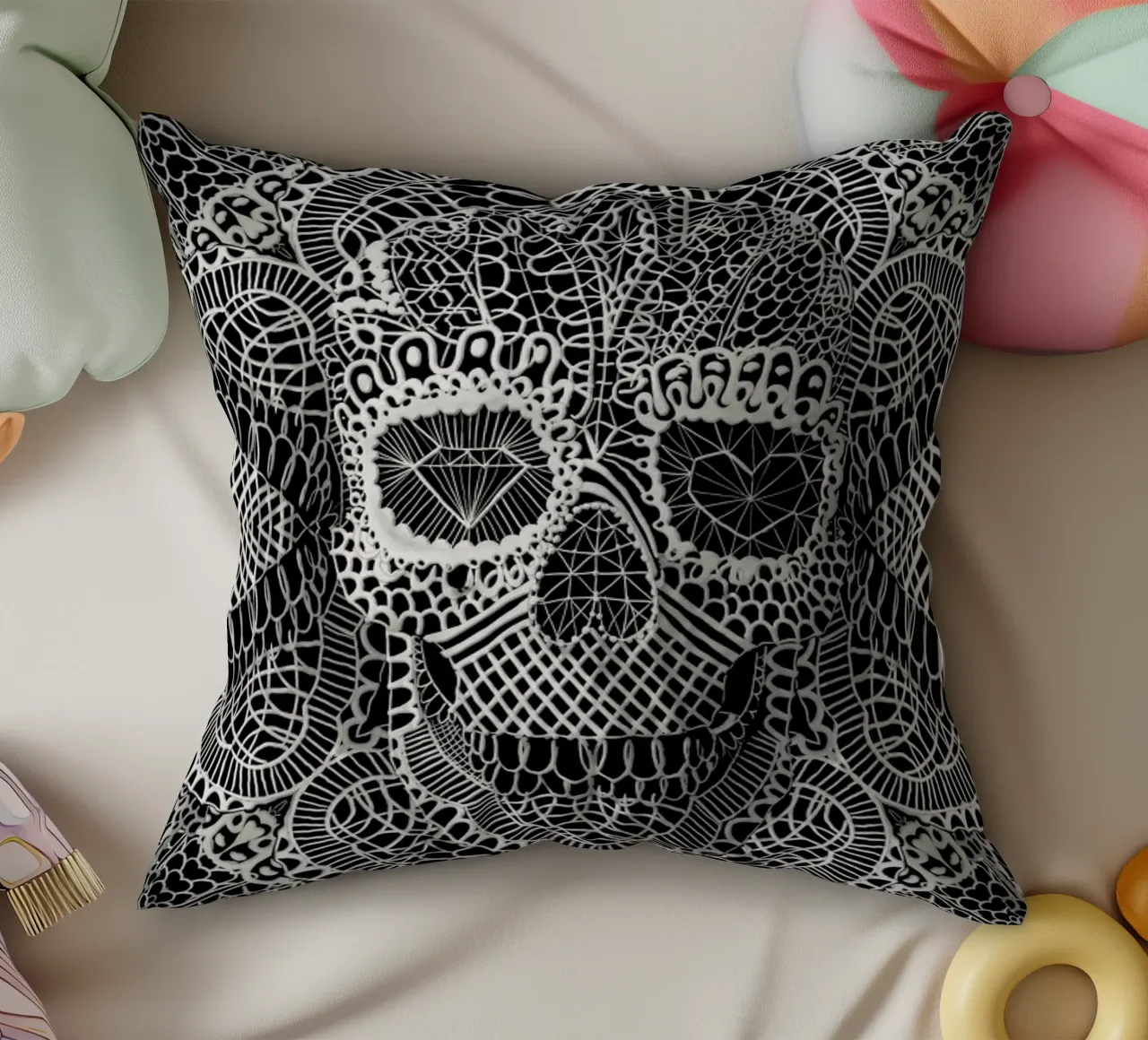 Lace Skull cuscino da Ali Gulec
