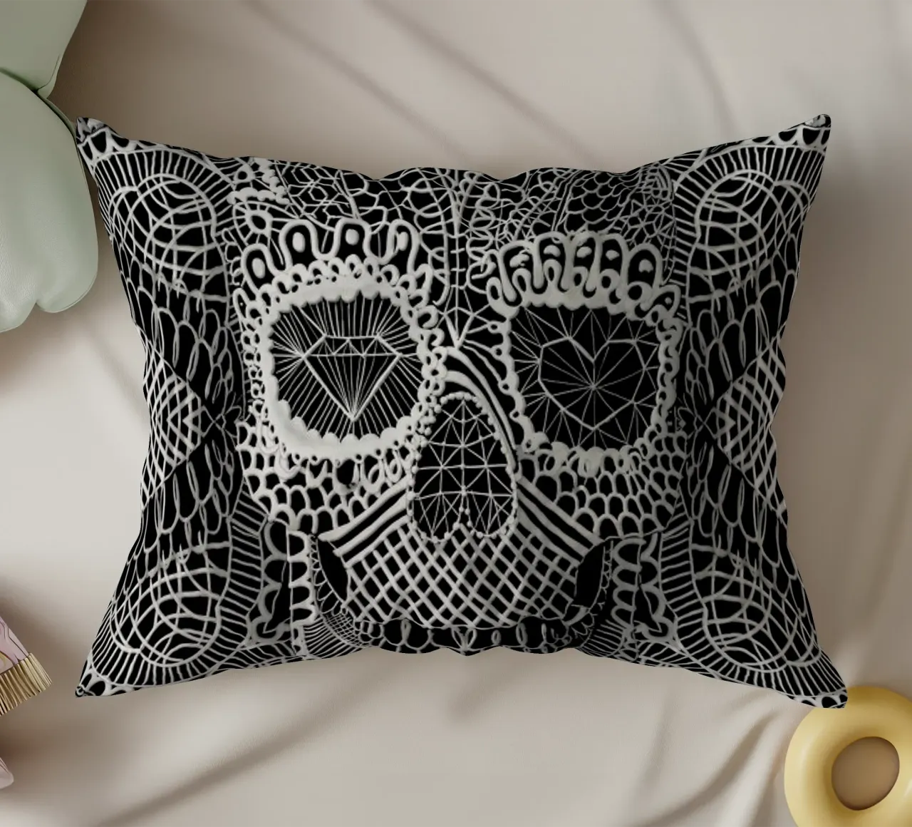 Lace Skull cuscino da Ali Gulec