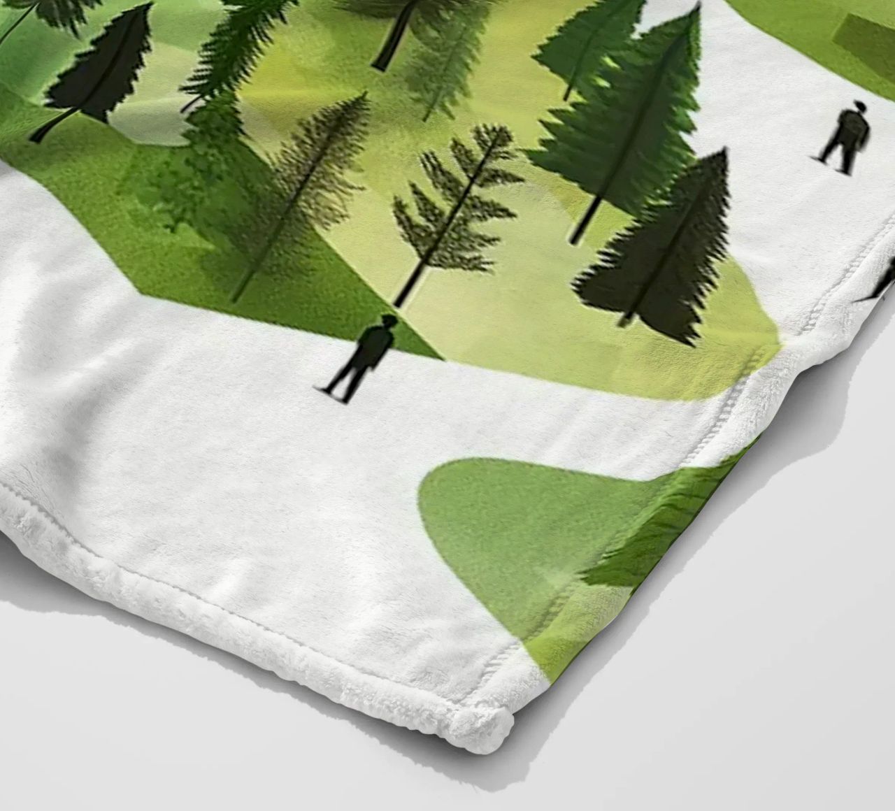 Green Emerge 3 - horizontal forest coperta in pile da The Quiet Senju