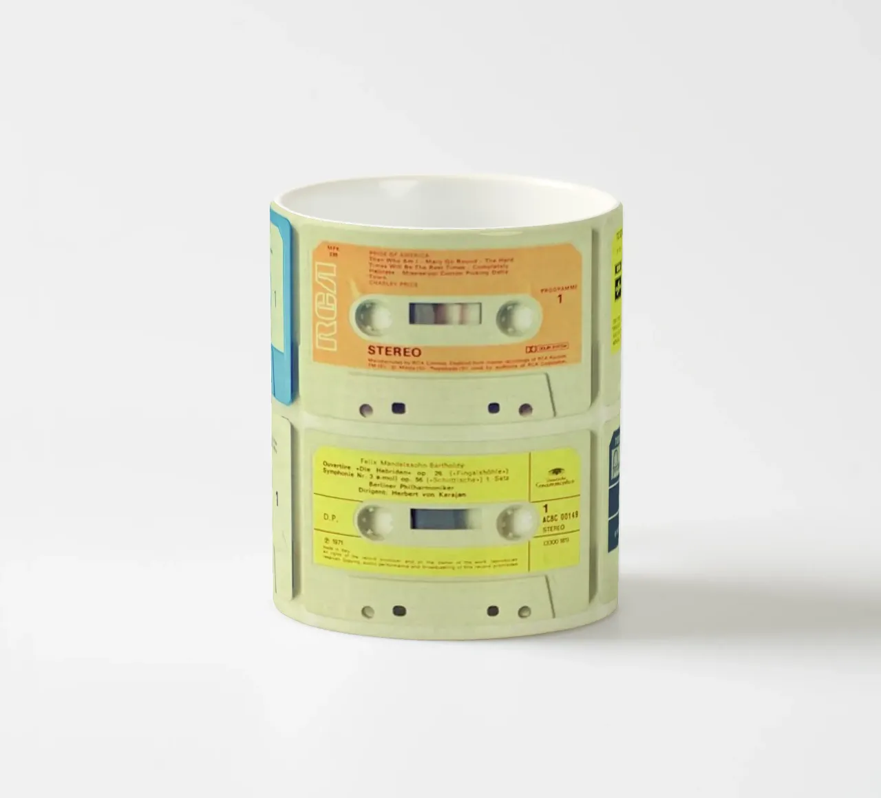 Tutte le feste di domani tazza in ceramica da Cassia Beck Photography