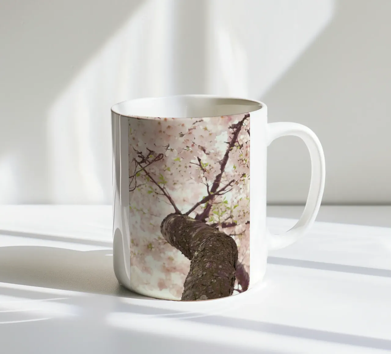 Sanctuary tazza in ceramica da Catherine McDonald