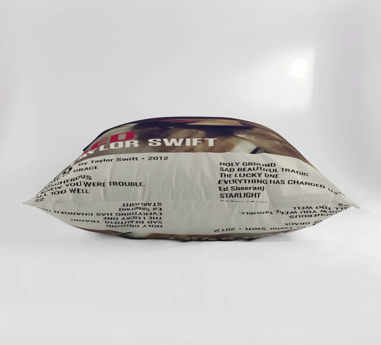 TAYLOR SWIFT RED By Taylor Swift - 2012 coussin de SoundStudio