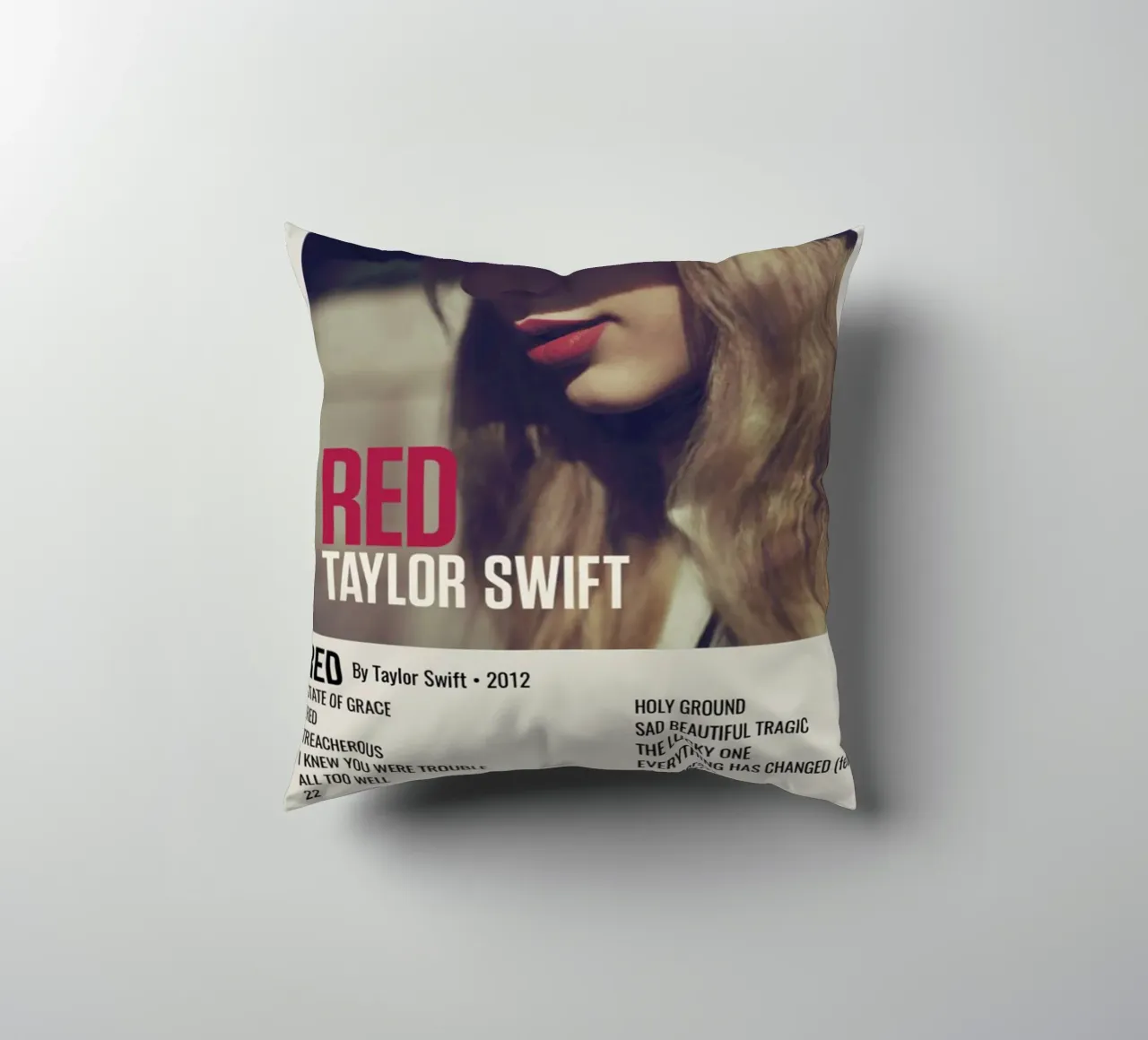 TAYLOR SWIFT RED By Taylor Swift - 2012 coussin de SoundStudio