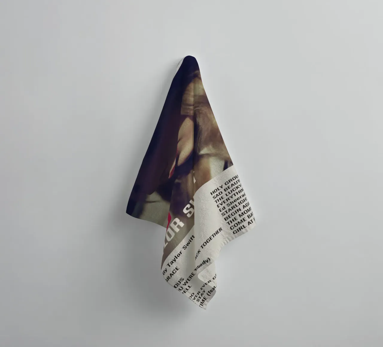 TAYLOR SWIFT RED By Taylor Swift - 2012 serviette de bain de SoundStudio