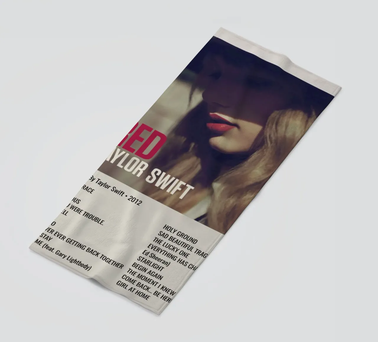 TAYLOR SWIFT RED By Taylor Swift - 2012 Strandtuch von SoundStudio