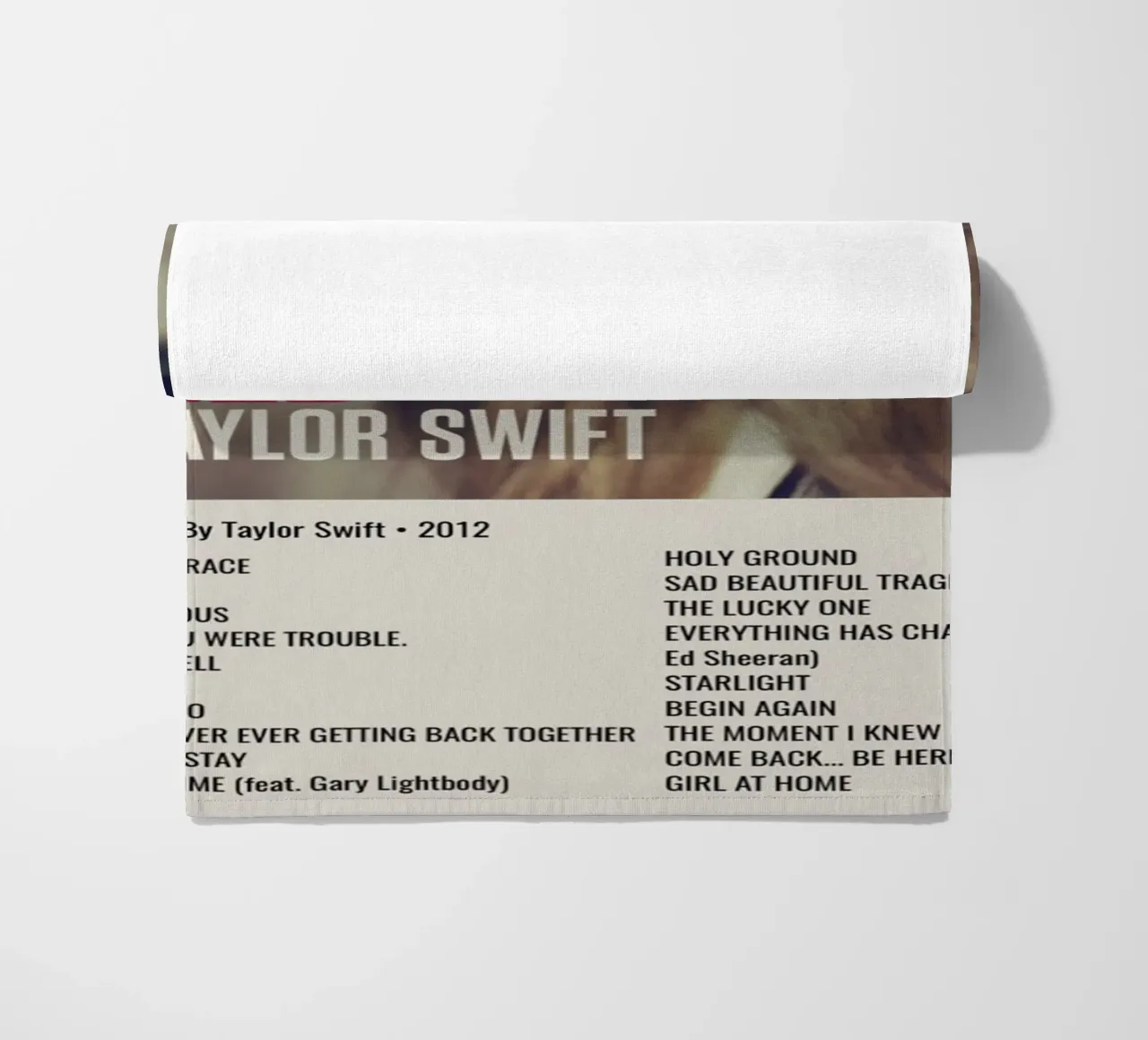 TAYLOR SWIFT RED By Taylor Swift - 2012 Strandtuch von SoundStudio