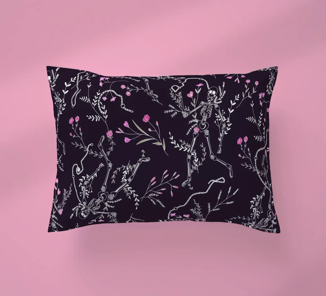 Skulls and Flowers Dark Pattern cuscino da anisillustration