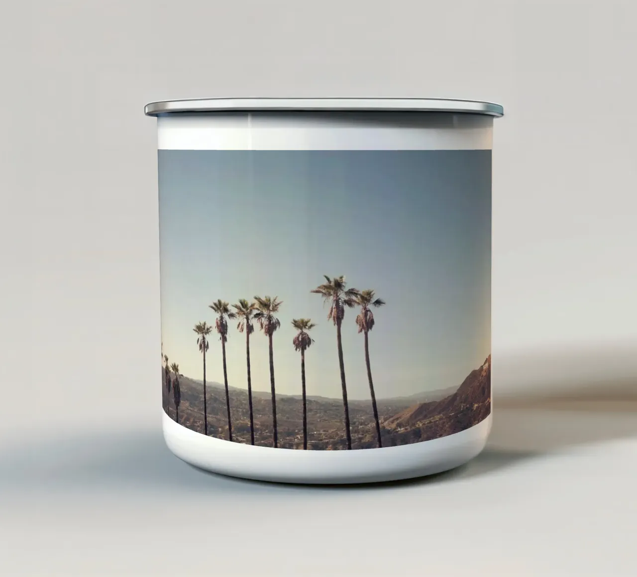 Hollywood Hills tazza in smalto da Catherine McDonald