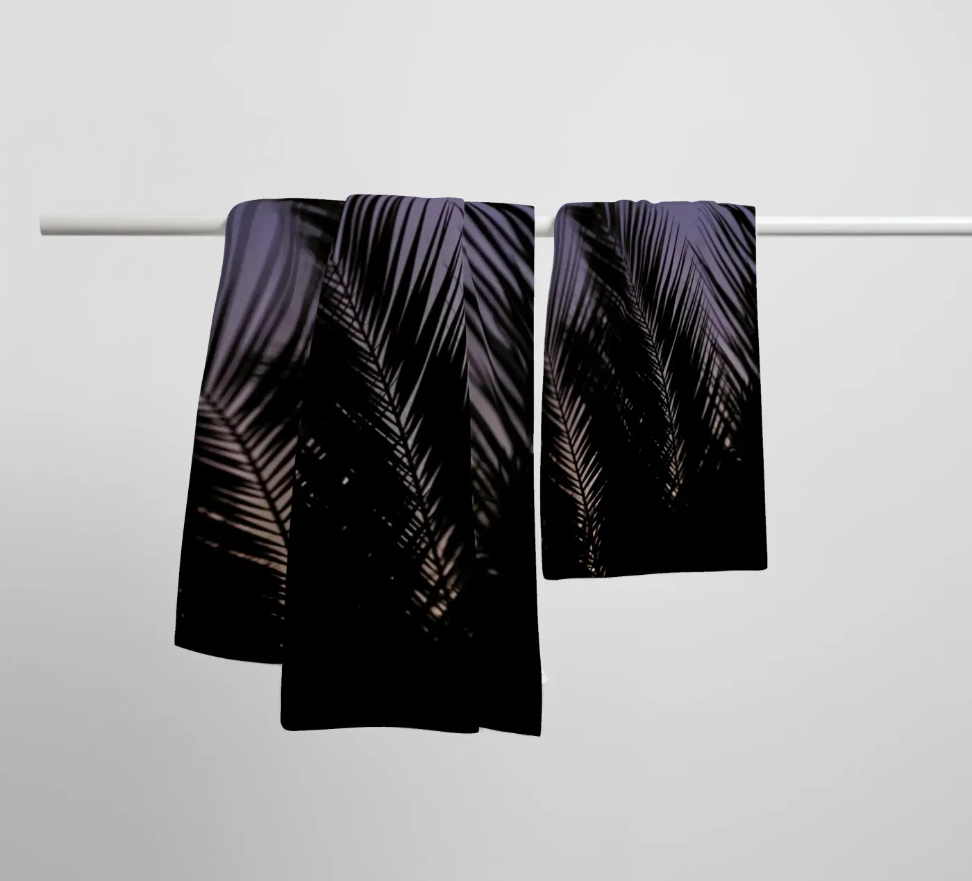 Palms 2 badhanddoek van Catherine McDonald