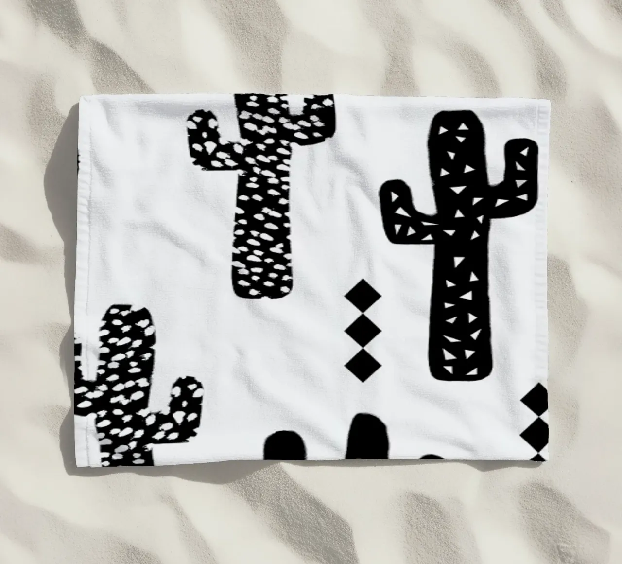 Cactus Black telo mare da Charlotte Winter