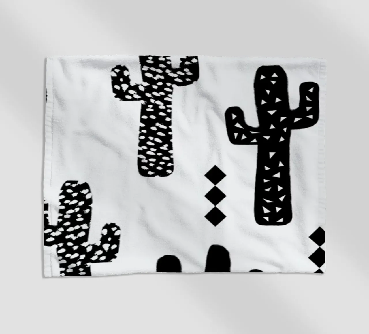 Cactus Black telo mare da Charlotte Winter