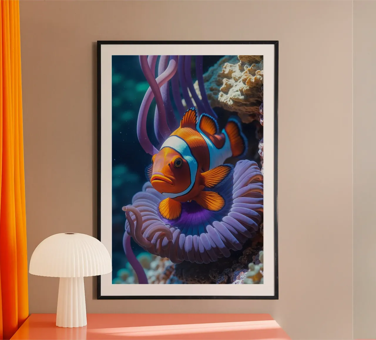 Orange Clownfish Guarding its Anemone Home poster con telaio in alluminio da AlbertKlee