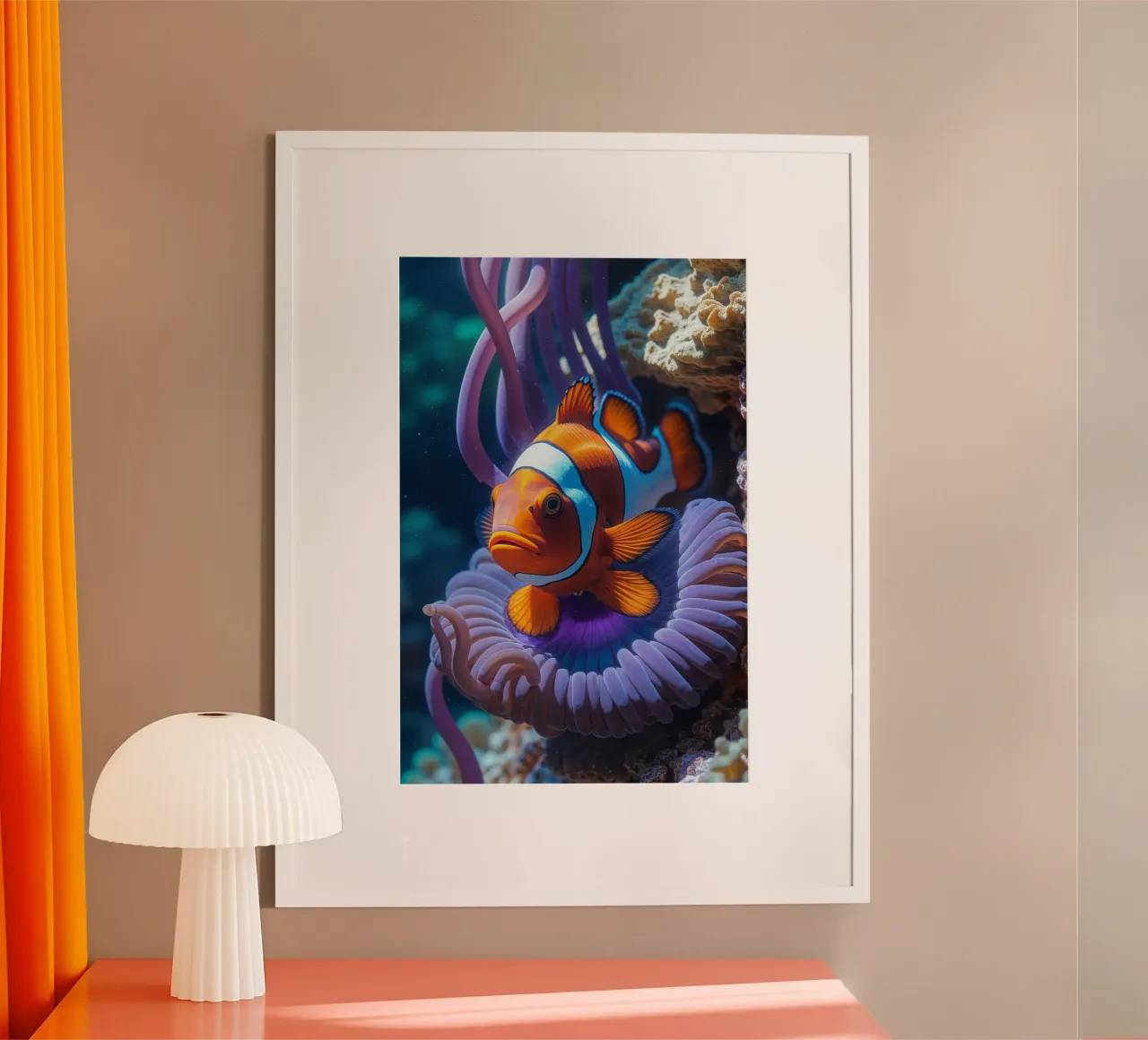 Orange Clownfish Guarding its Anemone Home poster con telaio in alluminio da AlbertKlee