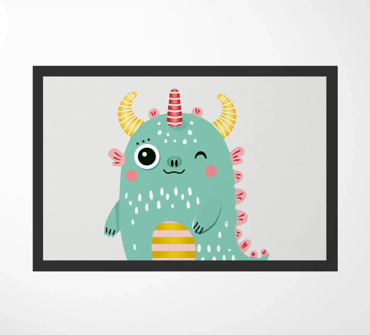 Simpatico mostro con corna colorate zerbino da namosh