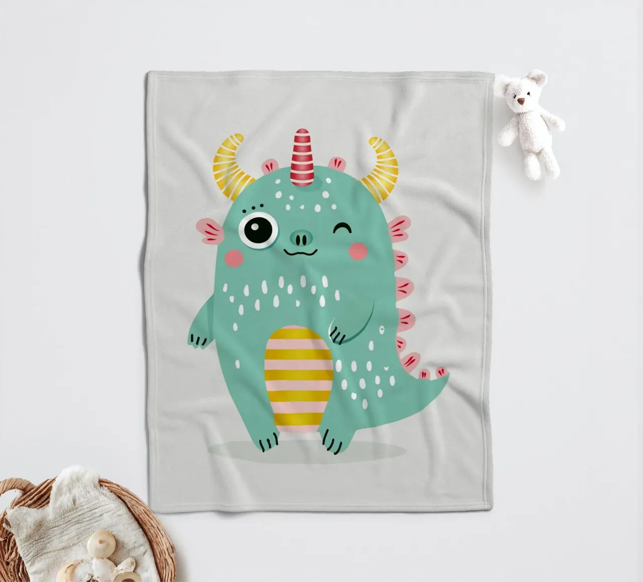 Simpatico mostro con corna colorate coperta in pile da namosh