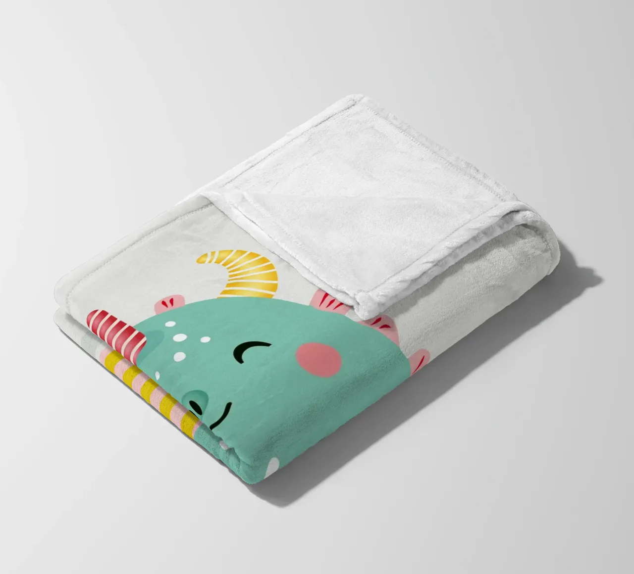 Simpatico mostro con corna colorate coperta in pile da namosh