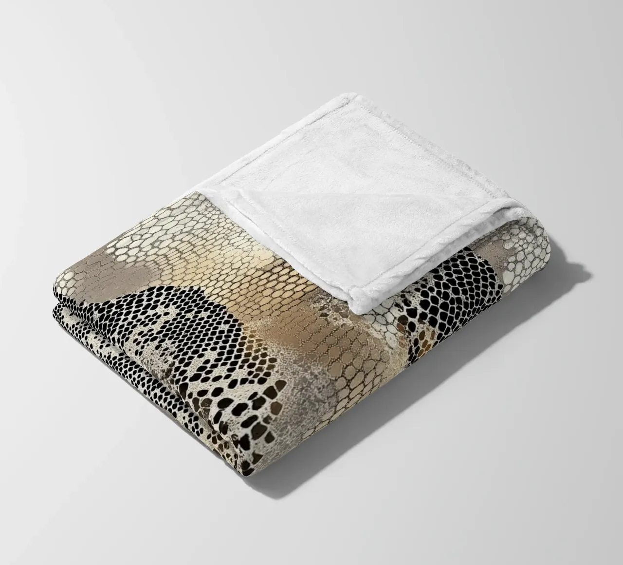 Stylish snake pattern fleece blanket by Carinaprint