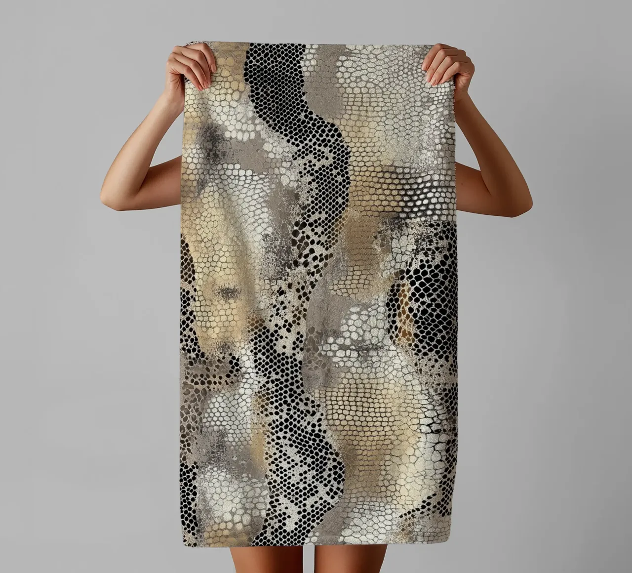Stylish snake pattern towel by Carinaprint