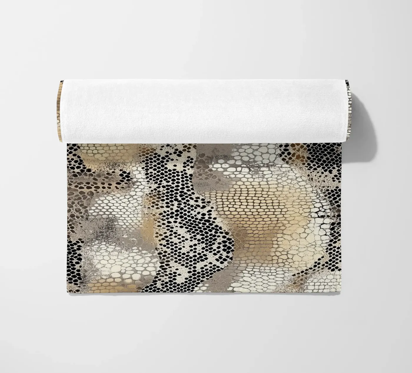 Stylish snake pattern beach towel by Carinaprint