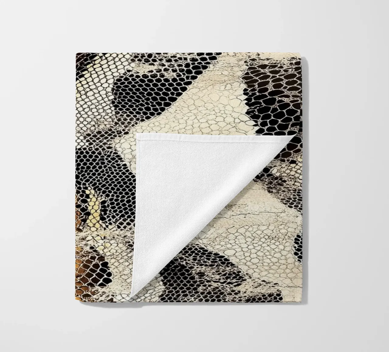 Moda con texture serpente telo mare da Carinaprint